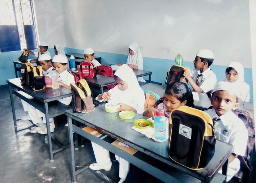 Students learning together at Wisdom School, Kesare, Rajendranagar, Mysuru